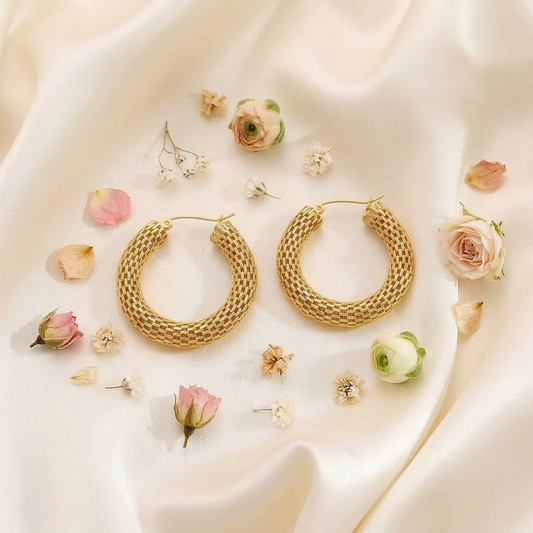 Lueur Woven Hoops